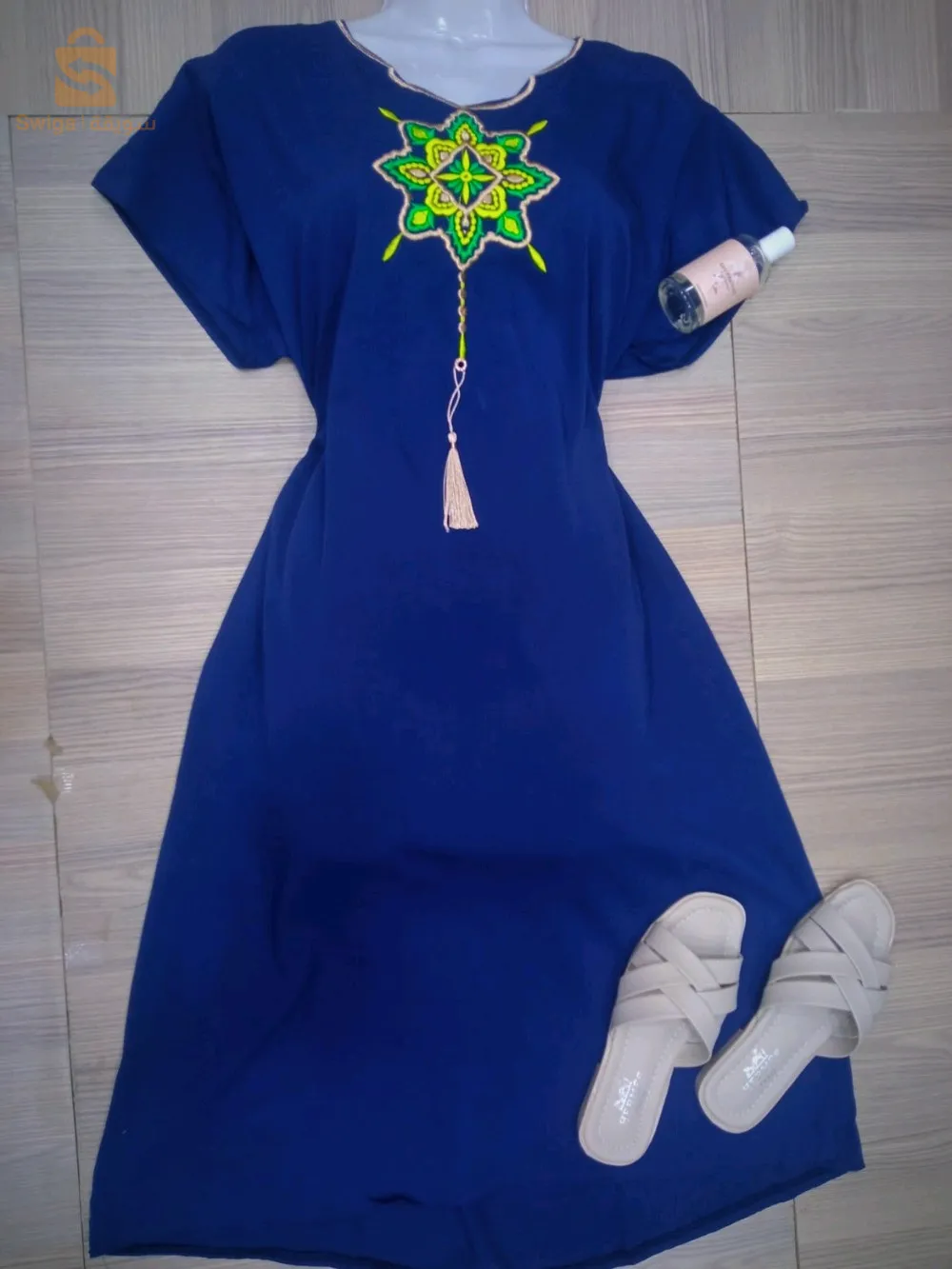 بيع جبة نسائية 
حقائب
احذية