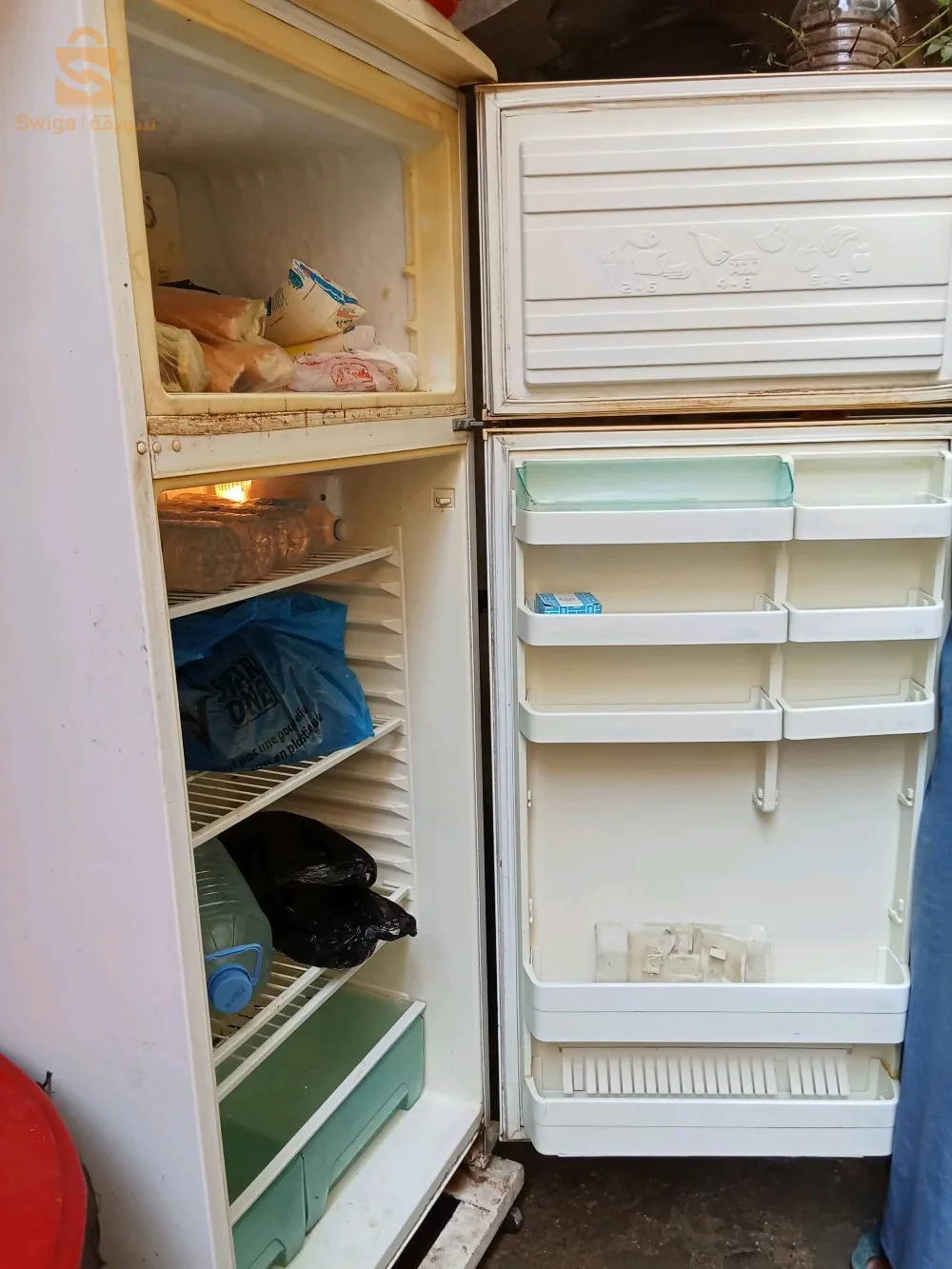 ثلاجة منزلية