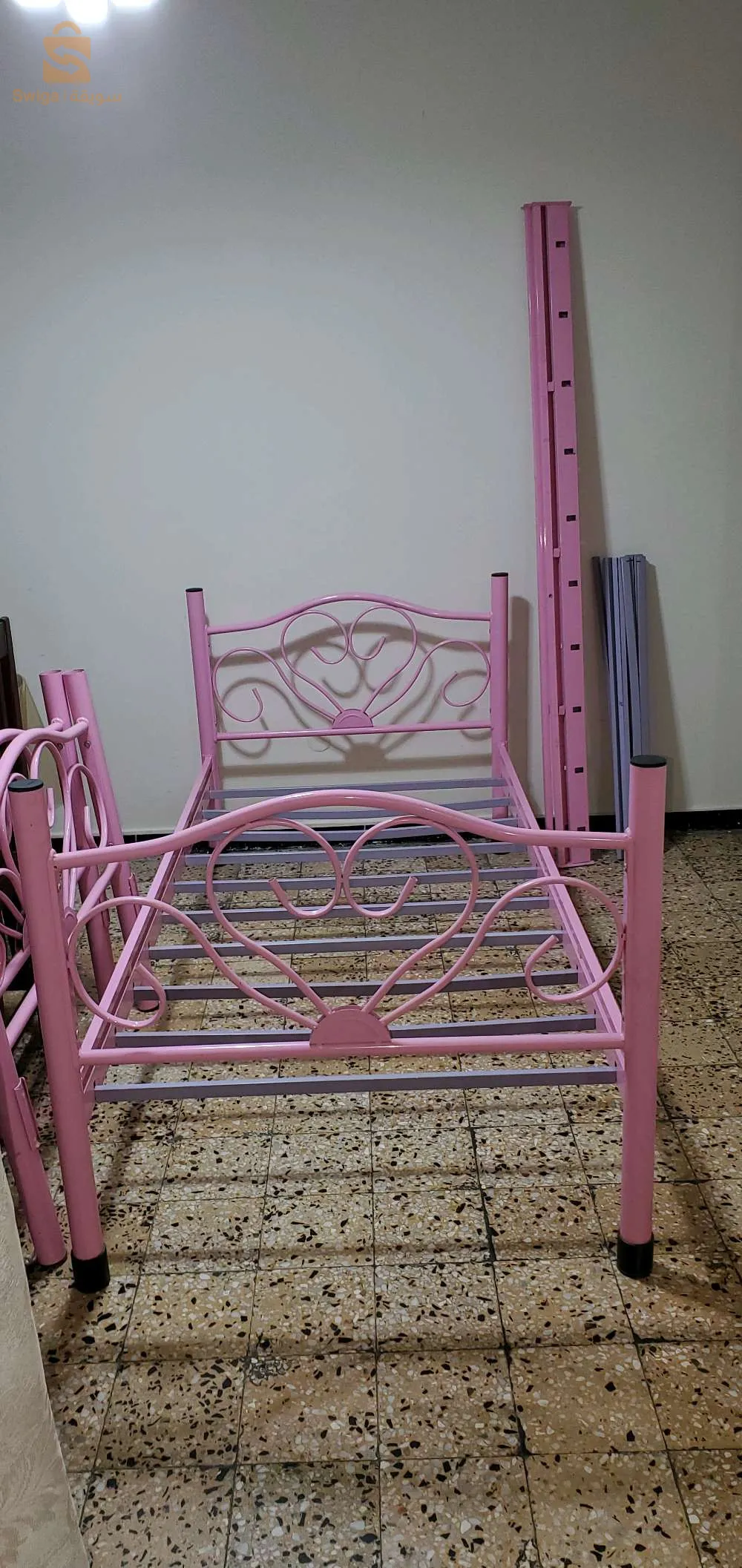 2 سرير للبيع