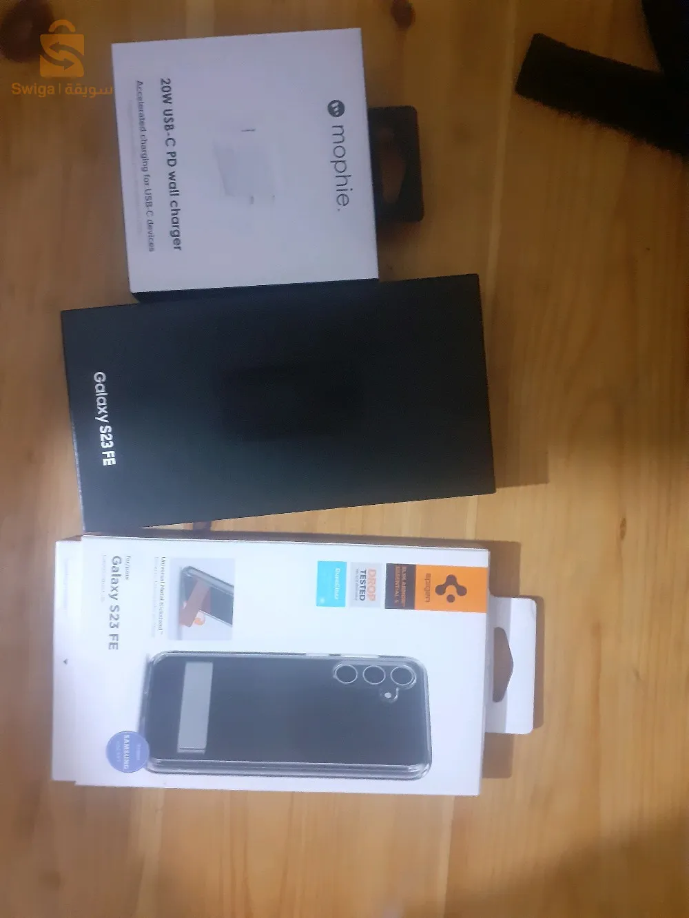 Samsung Galaxy s23 FE (couleur disponible noir et blanc) + anti choc d'origine + chargeur -canada-