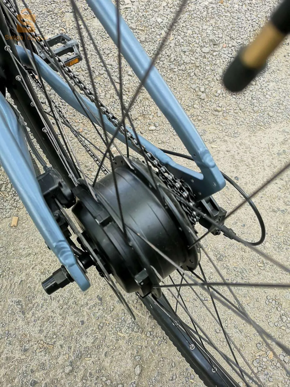 3دراجات كهربائية حابطين من أروبا زرج بالشارجور دوريجين وحدة مفيهاش