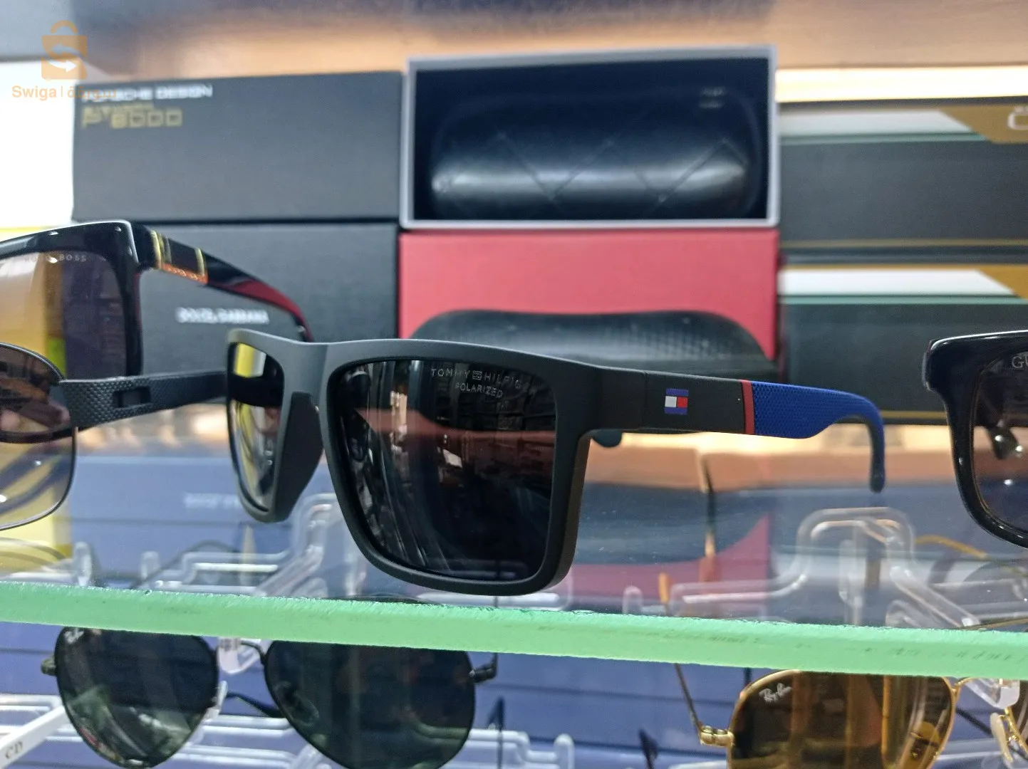 نضارات شمسية
model polarisés
livraison gratuite.oran