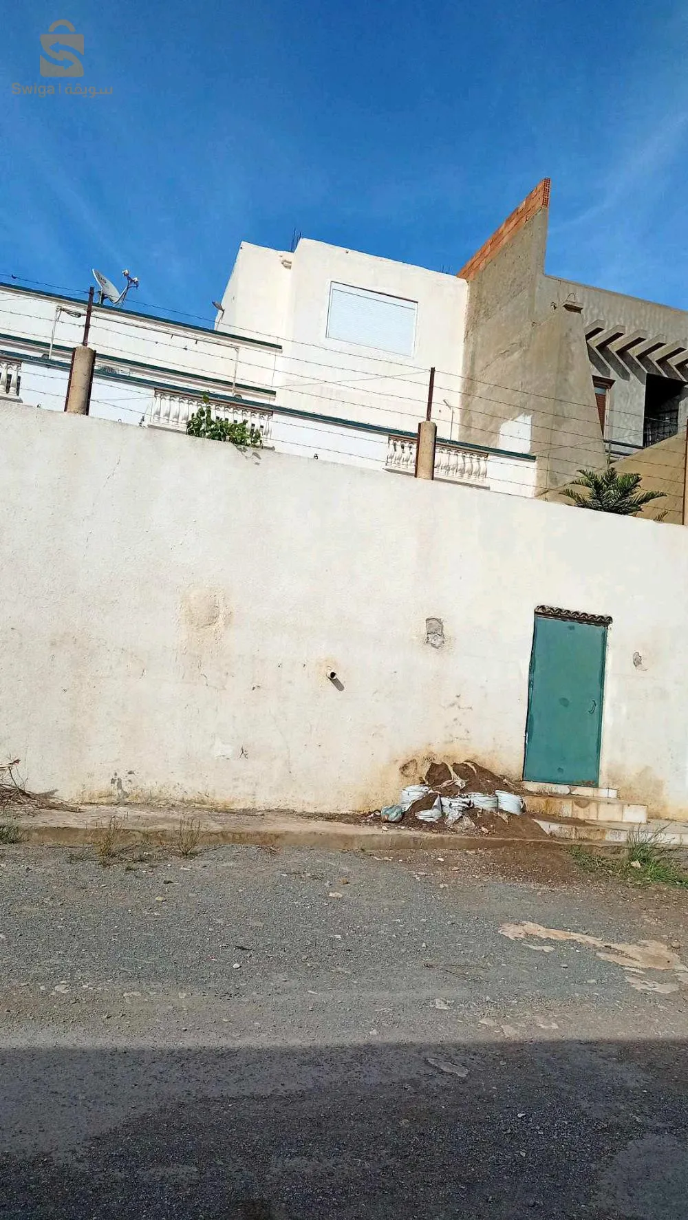 FOR SALE a villa with a surface area of ​​250m² ideally located in CANASTEL, ORAN (between round point look and canstal karma en route)

The ground floor consists of an open space dining room on the entrance, bathroom, kitchen and large living room accessible on the backyard and another bedroom, 2 electric garage that can hold 2 vehicles and front courtyard .

1st level: 3 bedroom, bathroom

common and large terrace, one bedroom has a bathroom, dressing room and a private balcony. One bedroom has a dressing room and a balcony. One bedroom has private access to the terrace overlooking the Canastel forest, sea and Santa Crus with the most beautiful sunset

2nd level: Open space with laundry room and access to

a roof overlooking terrace and courtyard -Each room has its own electric windows, fireplace and air conditioning.

Contact: 0658192093