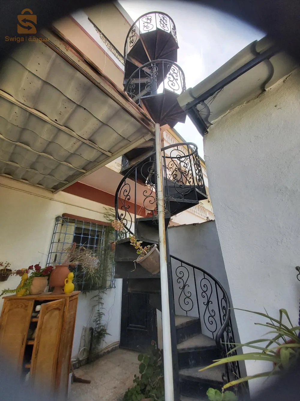 سلالم حديدية