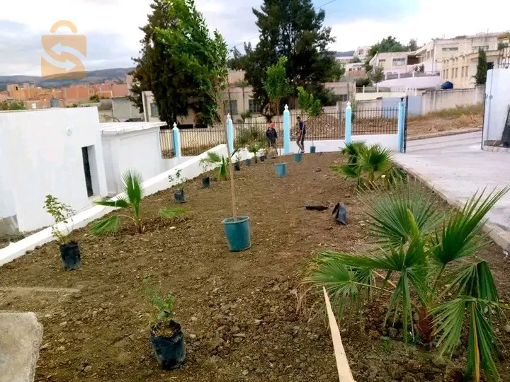 العناية بالحدائق