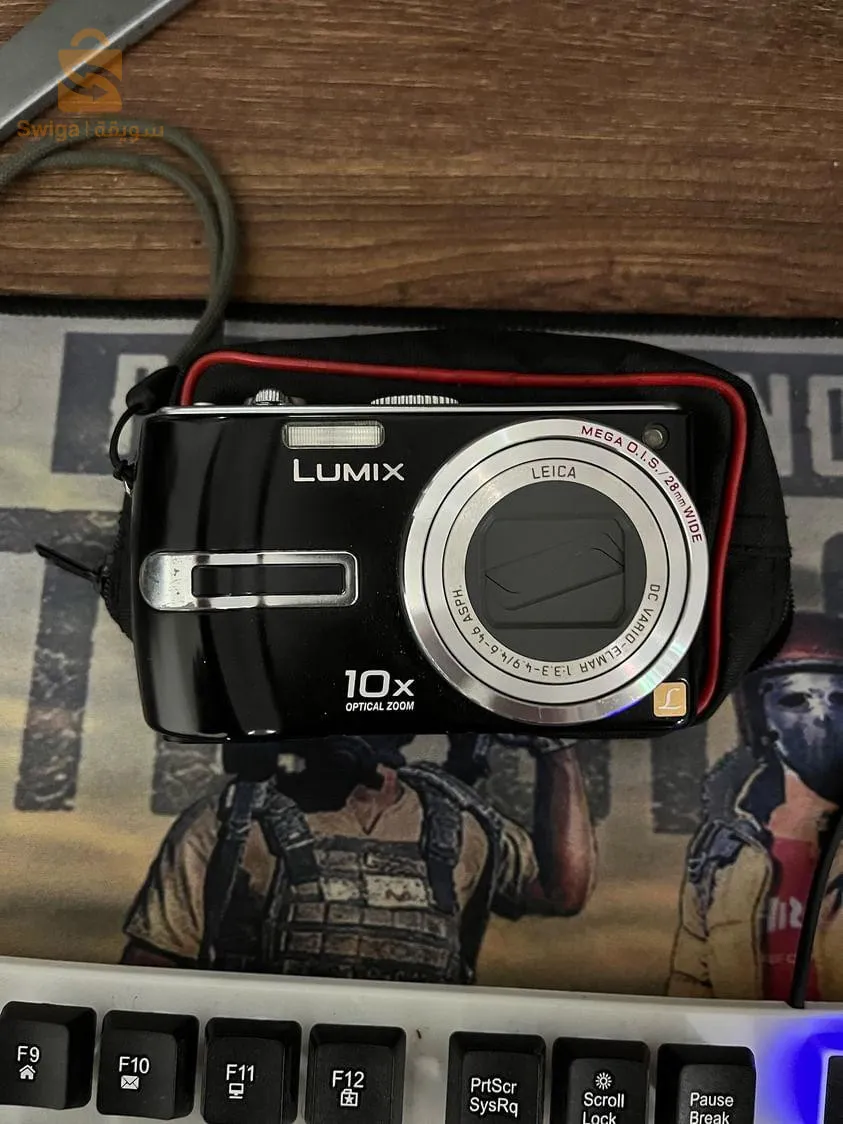 آلة تصوير وفيديو  ليميكس لايكا اكس ١٠