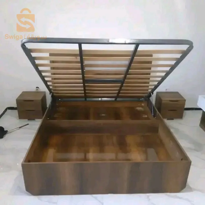 سرير لشخصين