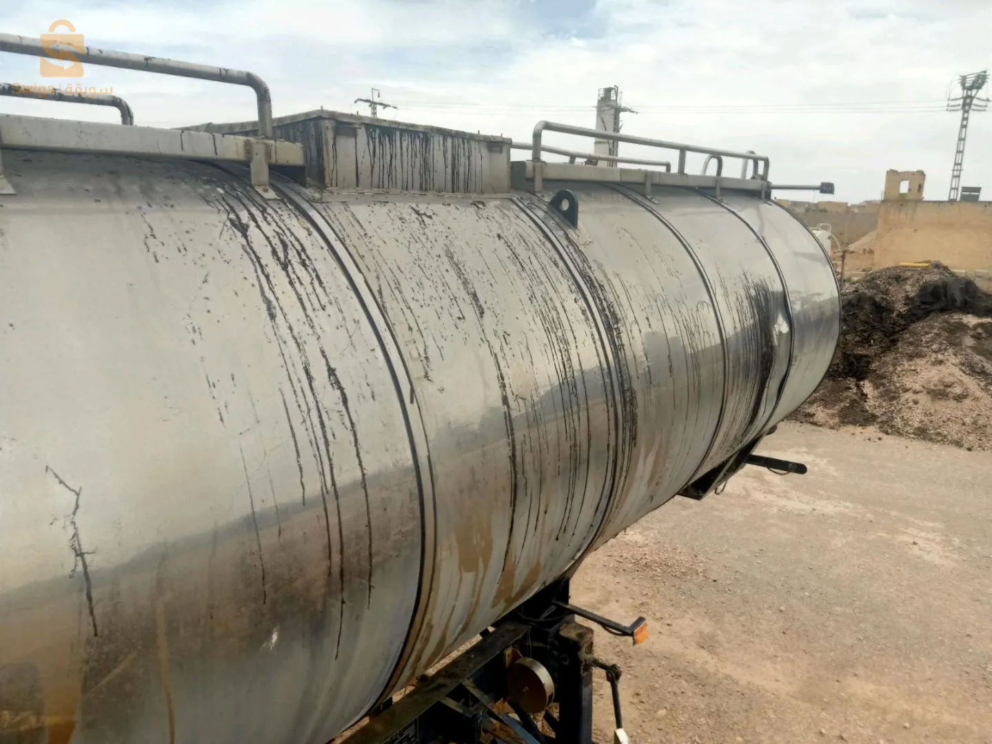 مقطورة نقل الزفت