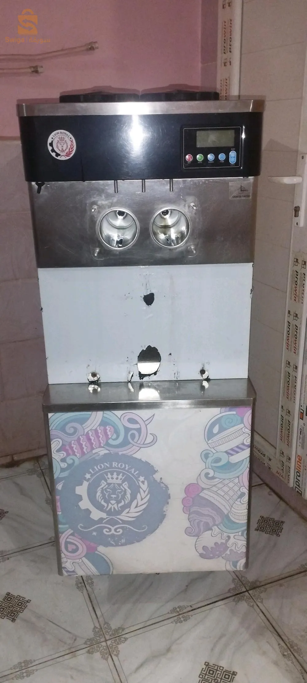 ماشينة تاع لاكريم ليون روايال