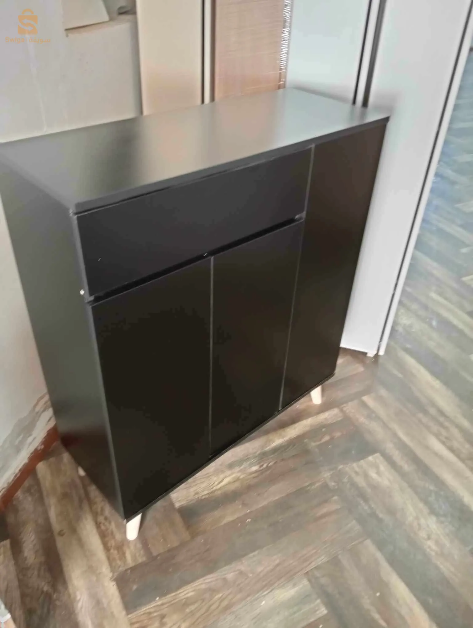 أثاث منزلي مع إمكانية التوصيل و التركيب