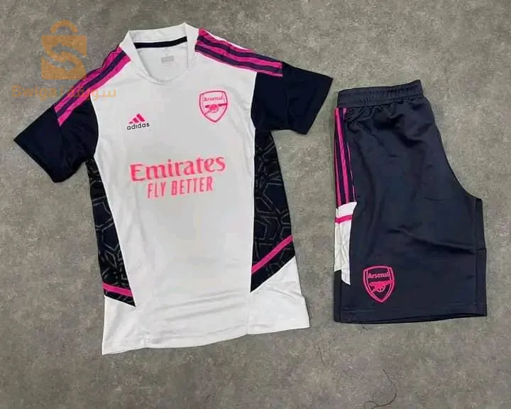 طقم قميص وسروال قصيرة