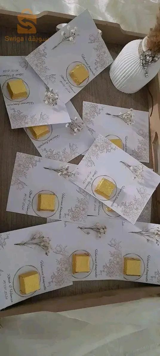 Concevoir des invitations de mariage et des cadeaux de mariage personnalisés d'une manière belle et élégante