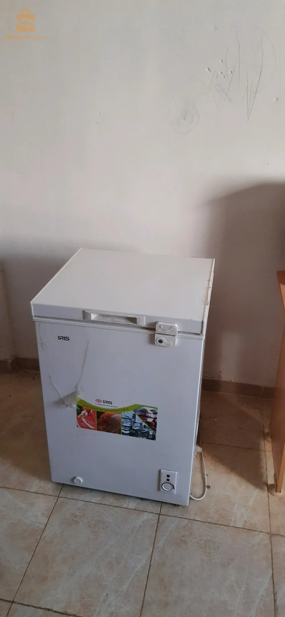 مبرد للمواد المستهلكة تقدر تستعمولو ثلاجة واليجمد في نفس الوقت فيه مفتاح يغلق وسلة للتبريد سعة L150