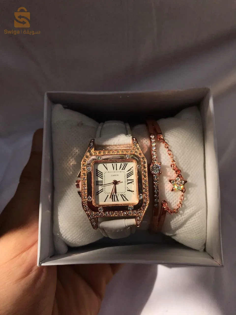 ساعات نسائية