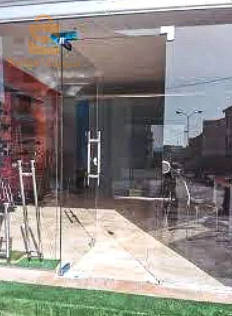 الواجهات الزجاجية