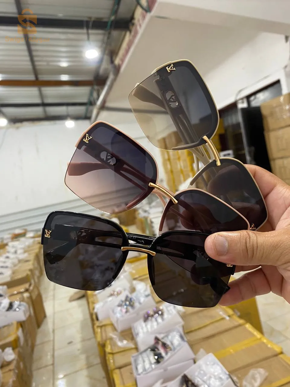 بيع نضارات نسائية شمسية و طبية