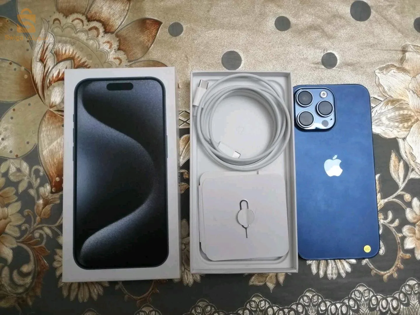 ايفون 15 كوبي 
الرقم0796770477