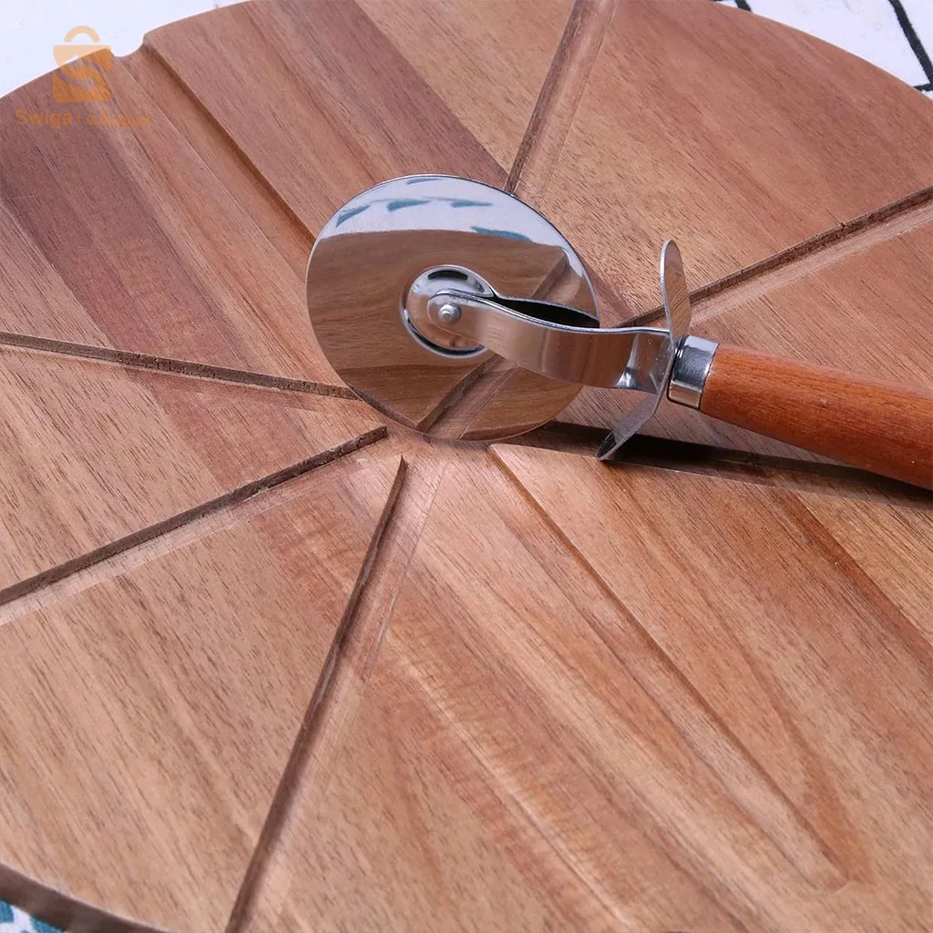 Planche à Découper en Bois avec 8 Rainures Avec Roulette pour Trancher et Portionner votre Pizza