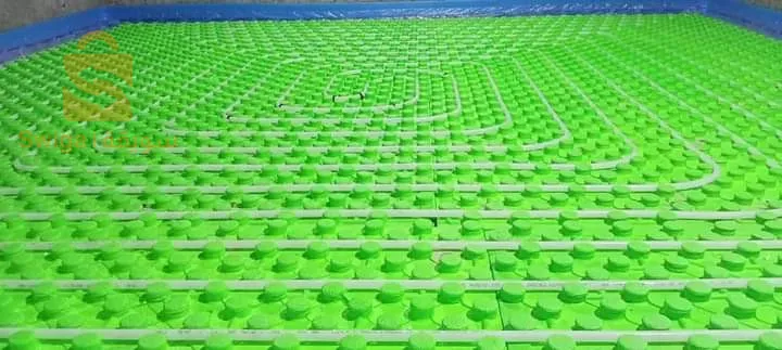 تركيب انابيب الماء والغاز والصرف الصحي والتدفئة المركزية