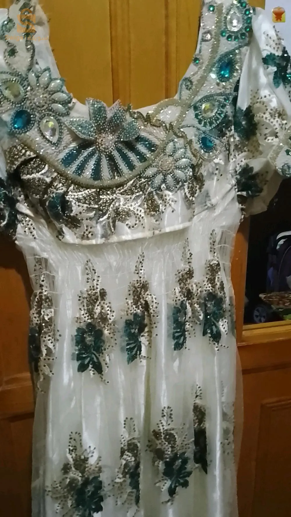 بلوزة مستعملة مرة واحدة جديدة