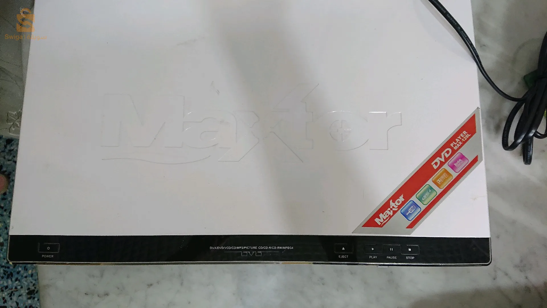 Deux D V D et un micro