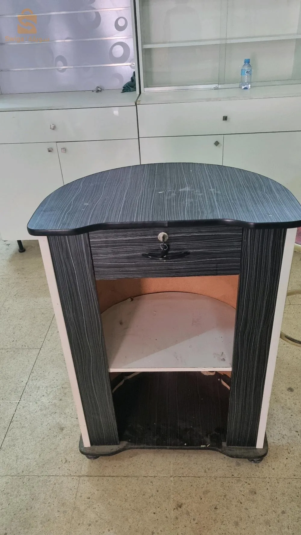 vends meuble pour magasin