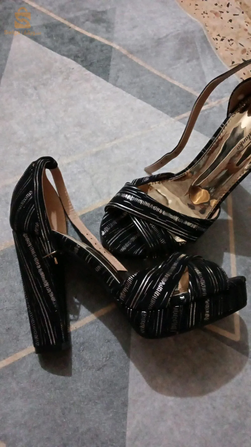 بيع مستلزمات نساء