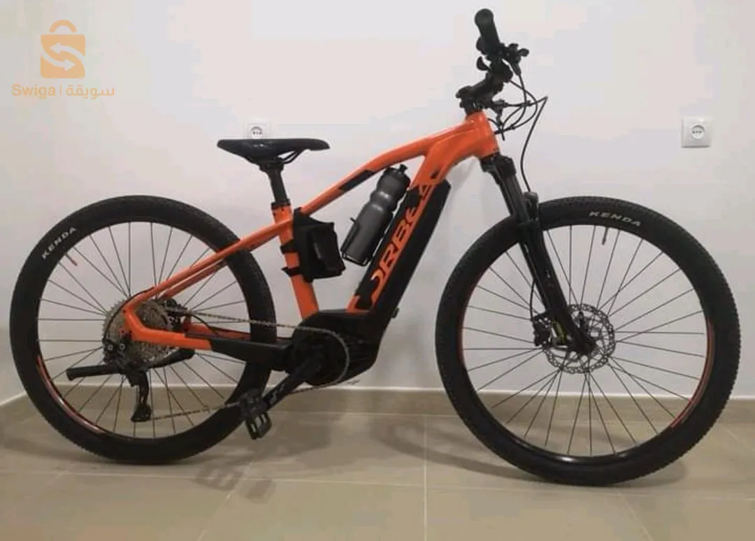 السلام عليكم كاين vélo électrique حاجة شابة نقية مشاء الله بيها بشارجار تاعها 2 AH