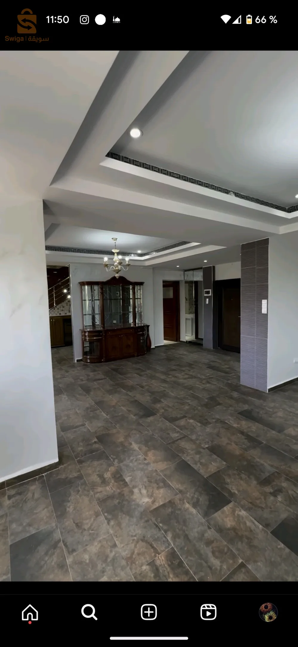 للبيع: دوبلكس F5 بمساحة 160 متر مربع في الجزائر
يقع في وادي رومان، موقع حياة الشوبانية
وصف العقار
المستوى الأول
صالون كبير واسع
غرفة طعام مضيئة
مطبخ مجهز ومفروش بالكامل
حمام عصري
مرحاض مستقل
المستوى الثاني:
ثلاث غرف نوم مريحة
غرفة مكتب صغيرة مع خزنة محصنة
شرفة تطل على غابة بن عكنون
حمام تقليدي كبير للاسترخاء
معدات إضافية
أربع خزائن ملابس واسعة لتخزين أمثل
خزانتي تخزين إضافيتين
خزان مياه لضمان التزويد المستمر بالمياه
سخان ماء
مطبخ مفروش ومجهز بمواد عالية المقاومة
مكيفان هواء
مواقف سيارات متوفرة لركن المركبات بأمان
هذا الدوبلكس يوفر بيئة معيشية استثنائية، تجمع بين الراحة والحداثة، مع إطلالة خلابة وتجهيزات عالية الجودة. لمزيد من المعلومات أو لترتيب زيارة، يرجى الاتصال بنا .
هذه النسخة تقدم تفاصيل أكثر حول كل جانب من جوانب العقار، بينما تبقى واضحة ومفهومة.