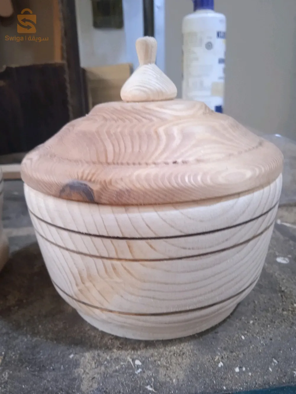 سكرية من الخشب الاحمر