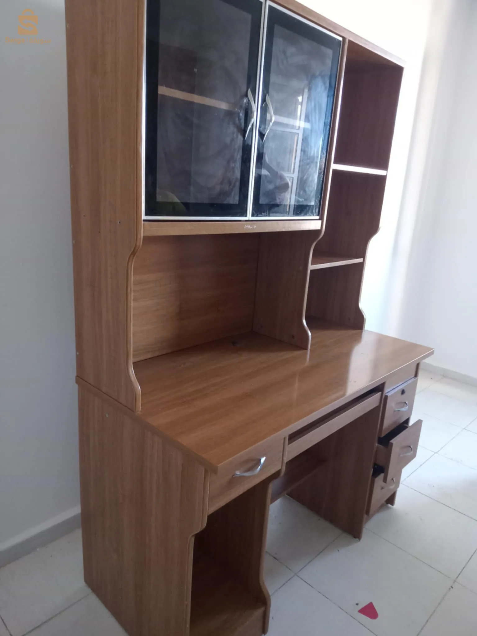 bureau d'ordinateur classique