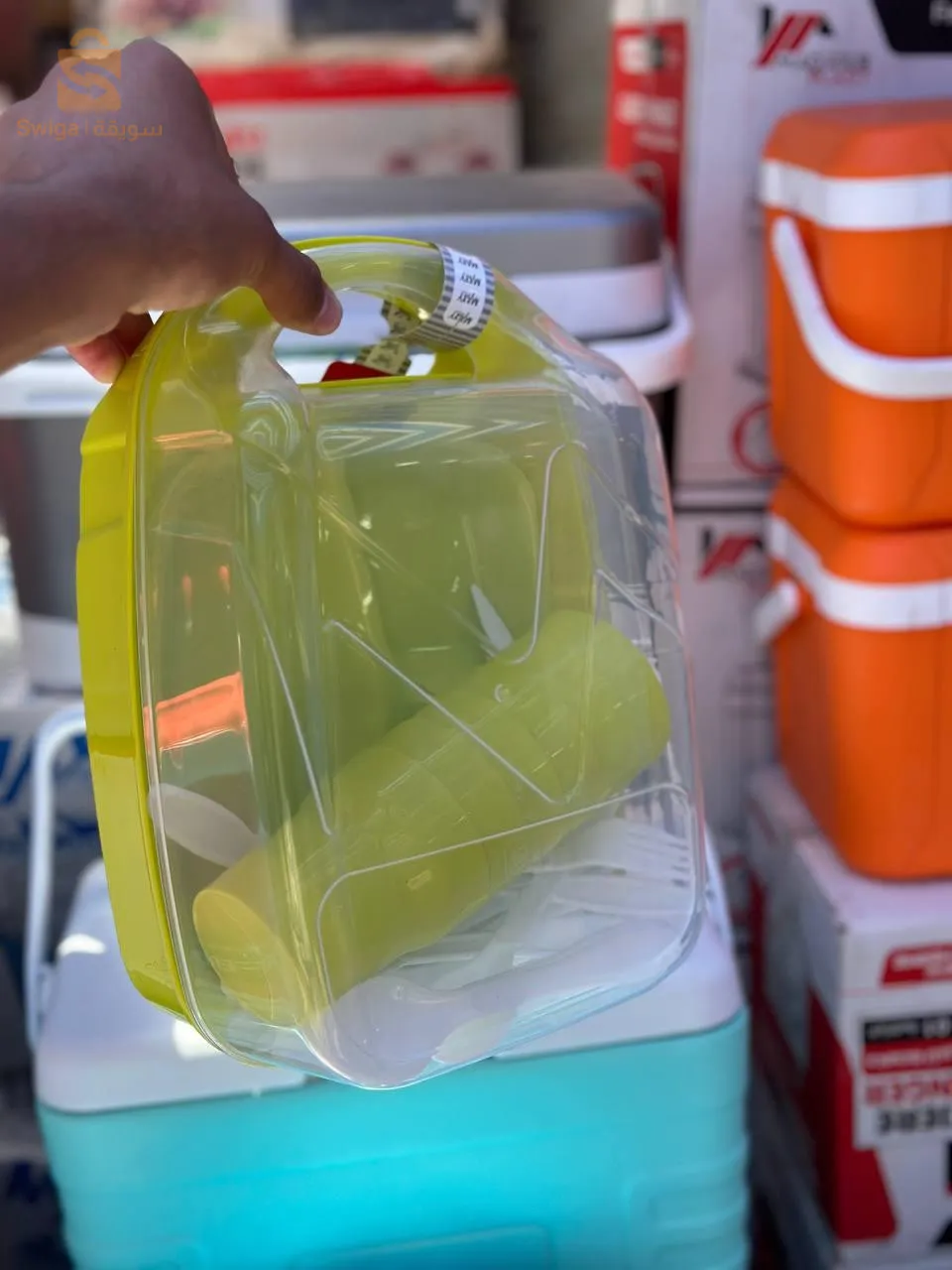 علبة اواني للنزهة