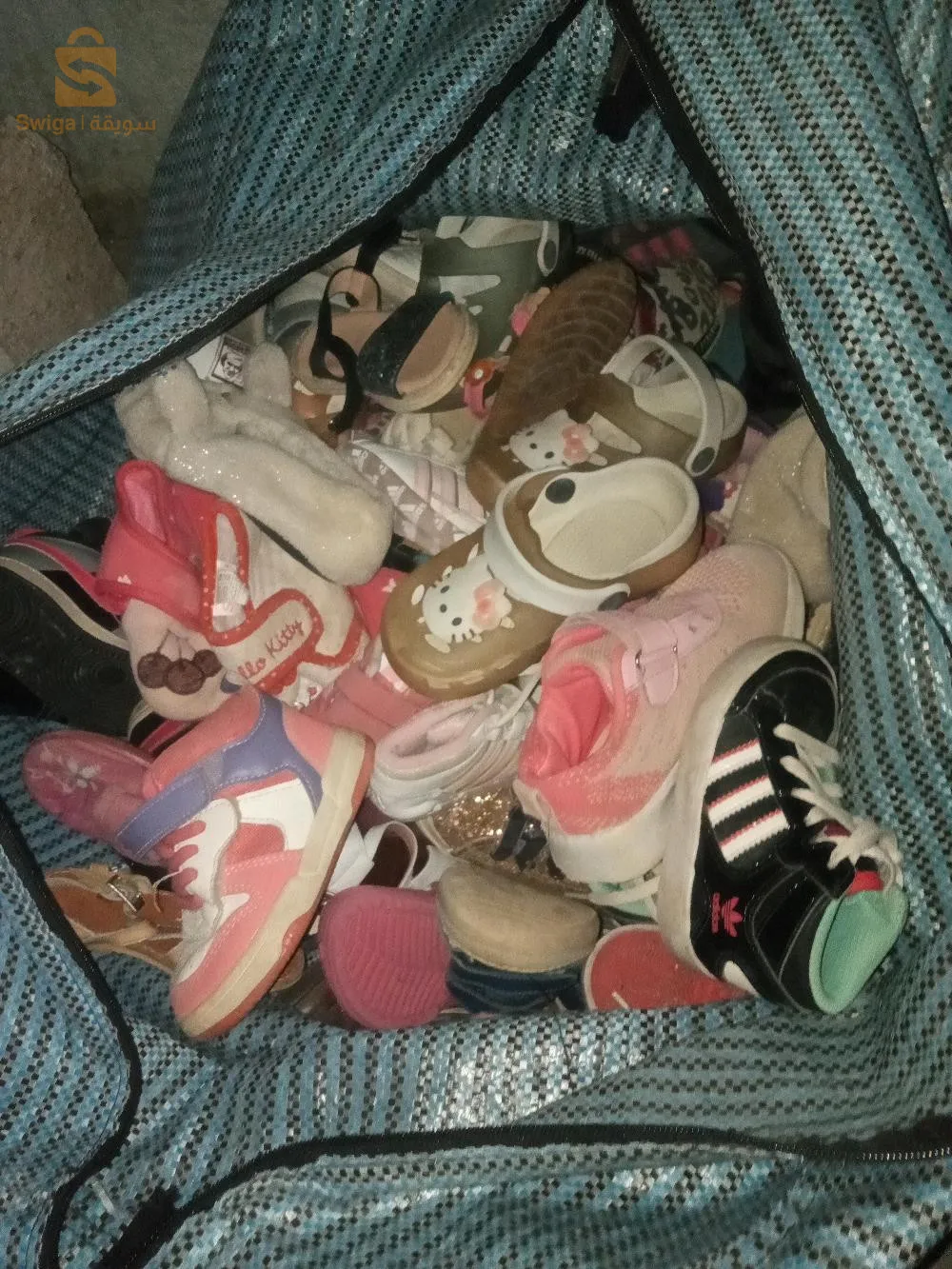 أحدية أجنبية مستعملة للأطفال