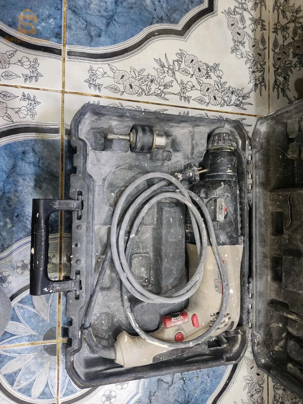 هيلتي  كراون الاصلية وليست المقلدة ماشي خادمة شهر