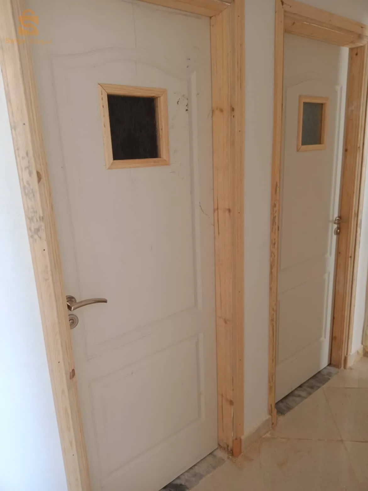 سلام عليكم باب شنبرة 4000دج بيدون كادرباب شنبرة مع كادر 7500دجكوزينة 6500دج كوزينة مع كادر 10000دج صالون فيها زوج بيبان 9000دجصالون مع كادر 12500دج باب صلدوبة 4800دج مع كادر 9000دج  تواقي علا حساب القيس يوجد  أدوات تركيب أبواب ونوافذ ونقل وتركيب وزجاج رقم الهاتف ‏‪0551 38 59 80‬‏0557324021 07726930170774862940مكان شراربة بدات كيما مسجد رحمة اتصال من 8حتى 5 شكرآ