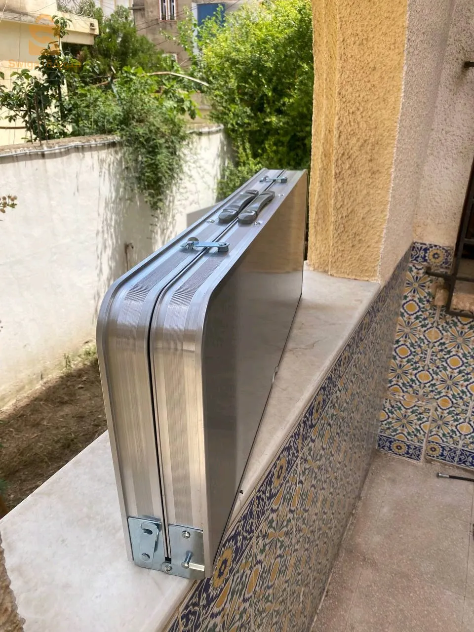 طاولة ألمنيوم محمولة و قابلة للطي 4 مقاعد، للاستخدام الخارجي والتخييم