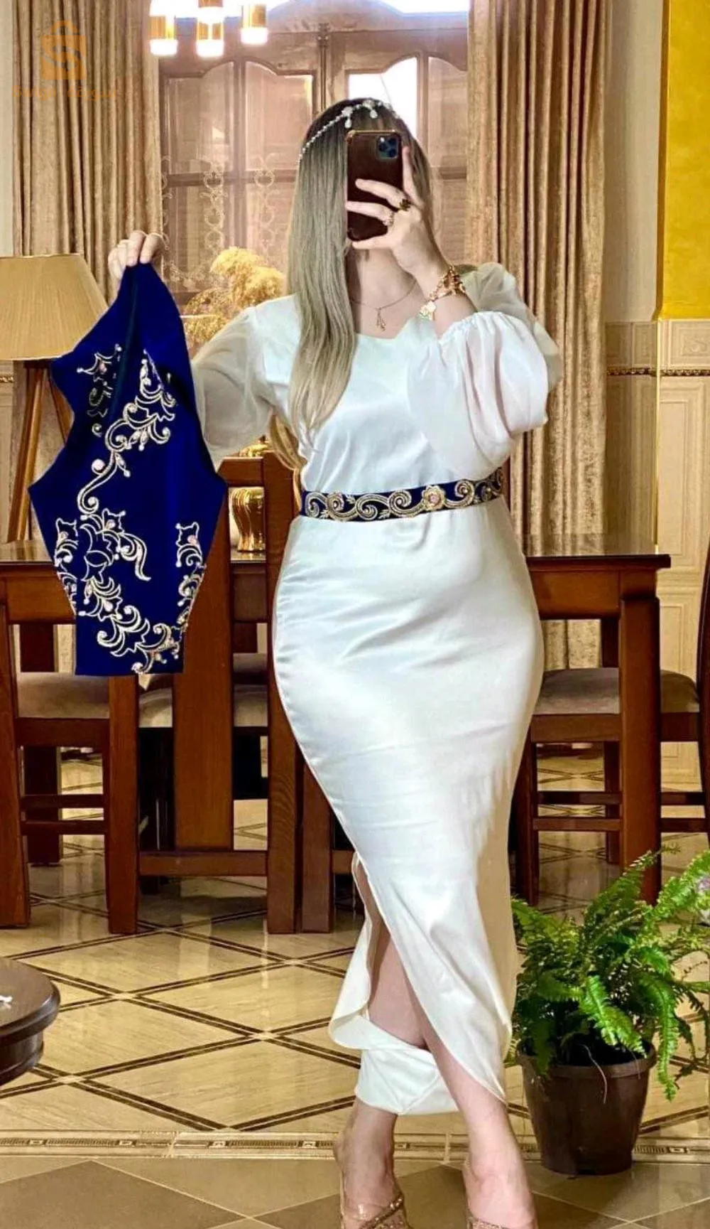 الغليلة او الكراكو او كيما راكم نشوفو التحفة هادي لي راح نجيبهالكم مهما تسموها متوصفوس الجمال لي تخدمو بيه ساتان  وكان جابوناز مطروز بالشعرة خدمة متقونة ولا أروع فالحر بيانسير متوفر في 4 الوان بلو قاع غوز ونوار مرحبا بيكم 😍