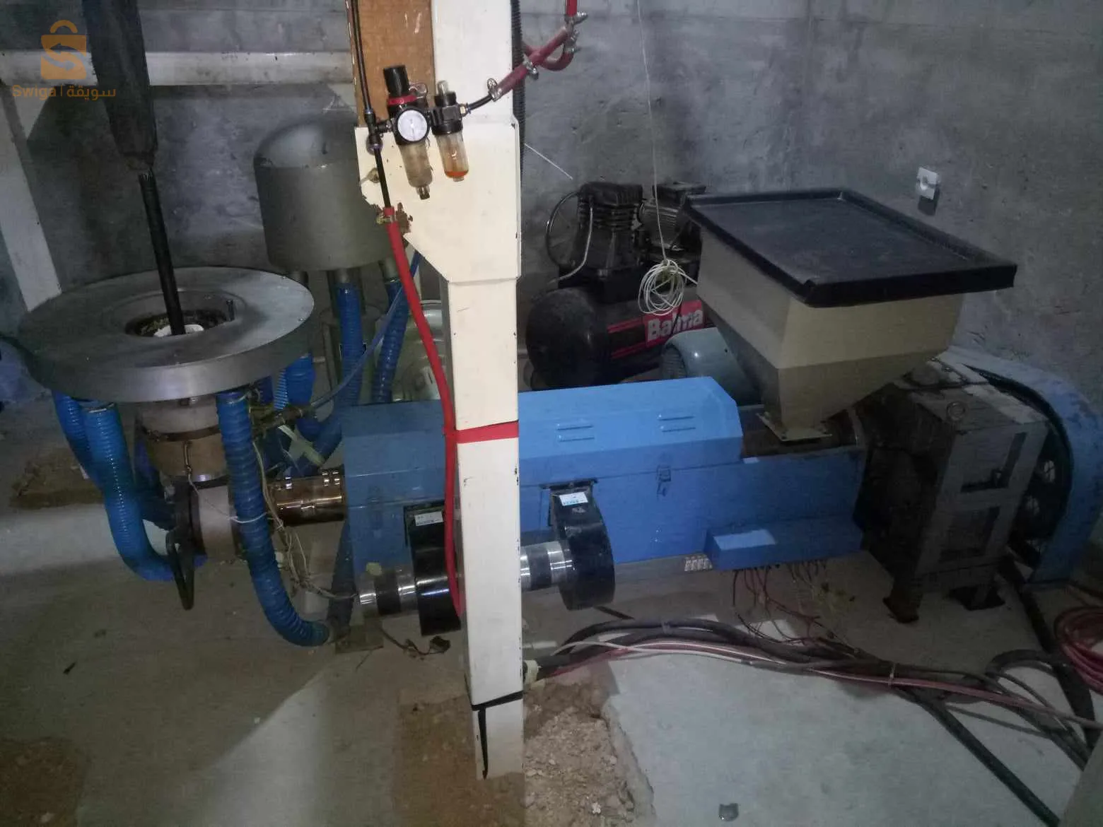 خط انتاج الأكياس البلاستيكية متكون من :
اكستريدوز  extrudeuse  + سودوز soudeuse  + براس presse
