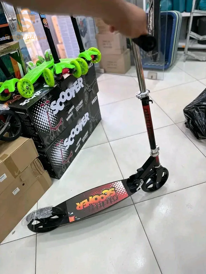 💜💜💜💜💜💜💜تم تجهيز السكوتر ذو العجلتين بعجلات كبيرة ومحمل عالي التحمل مما يوفر قيادة أكثر أمانًا وسلاسة على الأرصفة التوصيل لكل الولايات والدفع عند الإستلام 📥💜💜💜💜💜💜💜السعر: 12900 دج