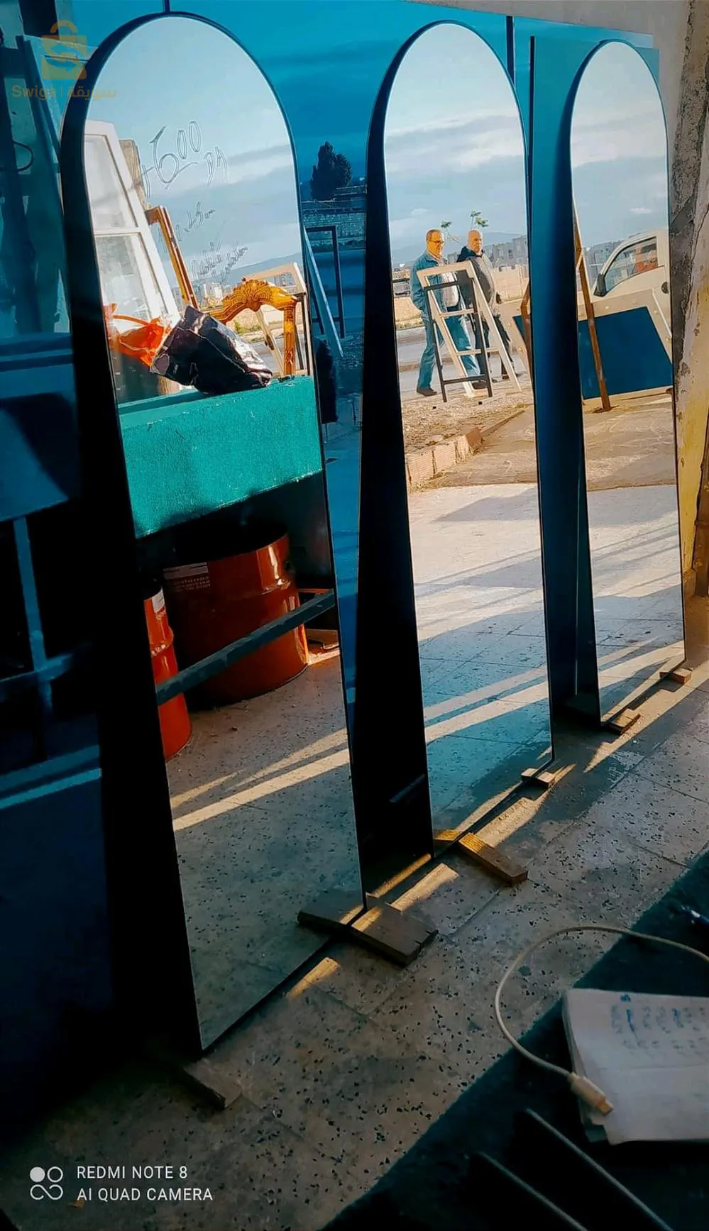 Miroirs moderns ✨🖤 Qualité d'importation l'epaisse 👑 disponible en Noir Doré et Argenté ✨ Livraison disponible et Fabrication sûr commande