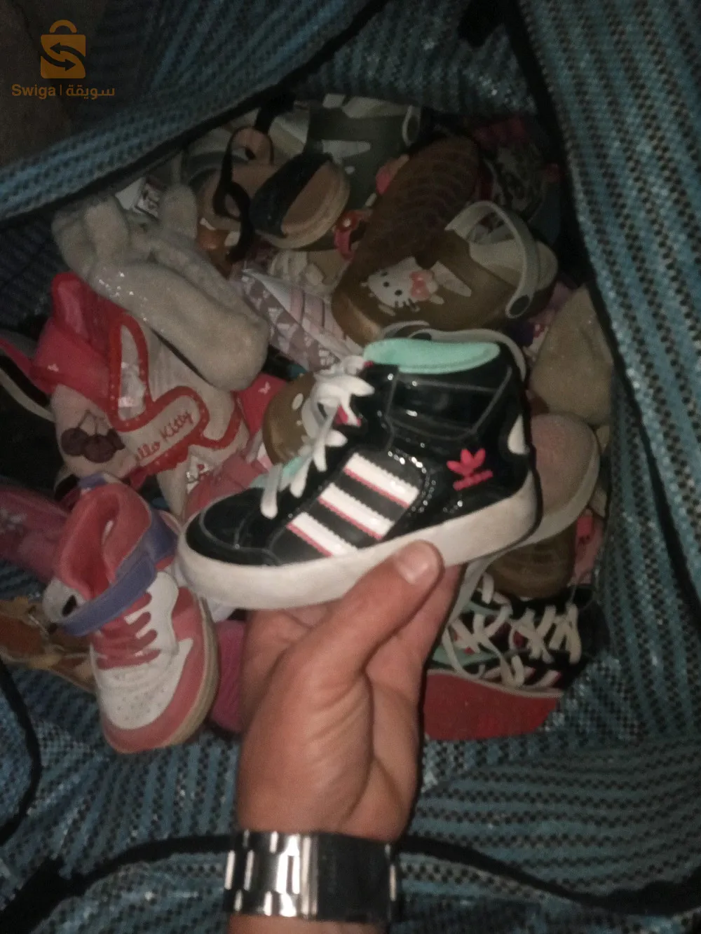 أحدية أجنبية مستعملة للأطفال