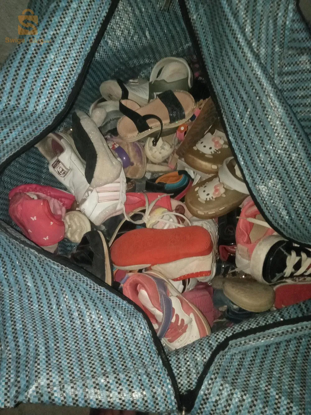 أحدية أجنبية مستعملة للأطفال