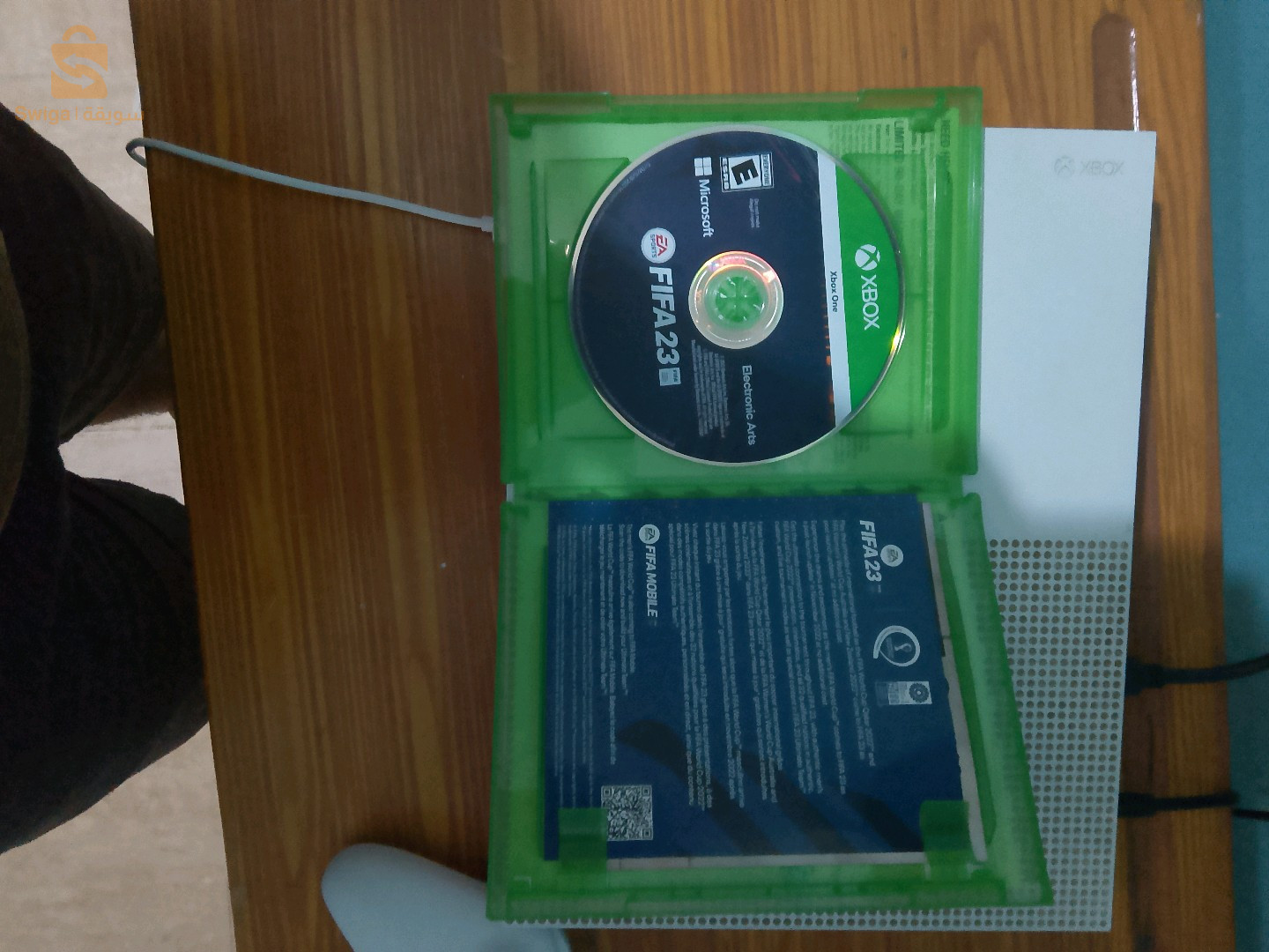 Xbox one s مع يد تحكم xbox séries s وبعض الالعاب