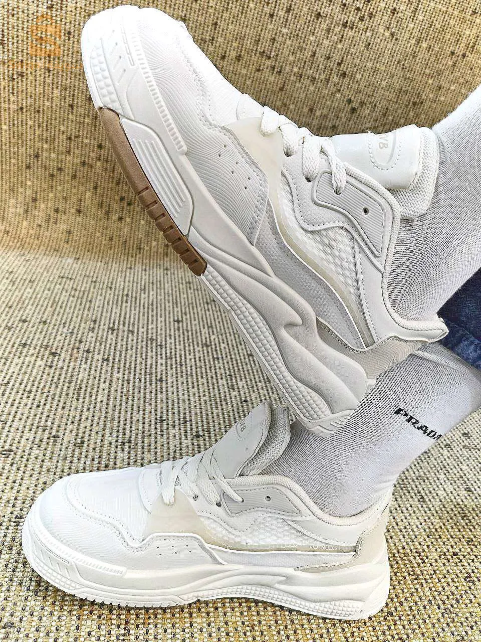 Nouveau 🎯  Les plus beaux modèles avec une excellente qualité et les meilleurs prix 🤗 ⭐⭐⭐⭐⭐  ...  Élégance et sophistication chez les chaussures Arena 🤩🔥   Tailles : 36-37-38-39-40-41  Livraison dans 58 Wilaya 🚚  Et bien sûr, la livraison est gratuite au sein de la ville de Souk Ahras 🙈💫  Vous pouvez commander dès maintenant via l'email de la page (photo du modèle + pointeur + numéro de téléphone + état)  ..  Les images sont 100% réelles