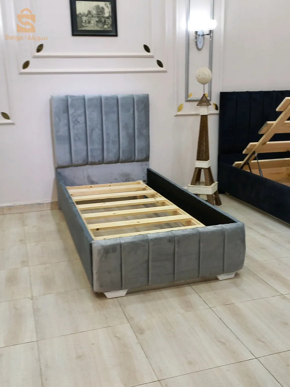 lit capitonné une place avec sommier simple et coffret bois rouge disponible gris biege noir