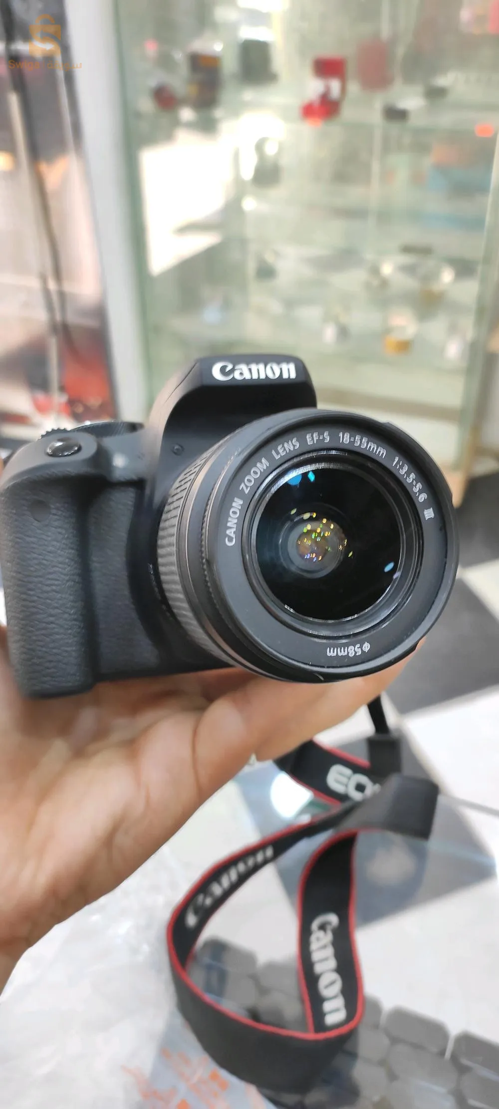 ٱلة تصوير كانون 800D لم تستخدم إلا قليلا حالة جديدة عدد الكبسات 1.6k
