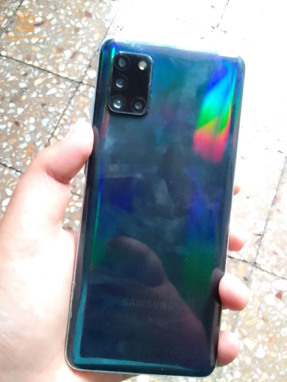 هاتف نقال للبيع