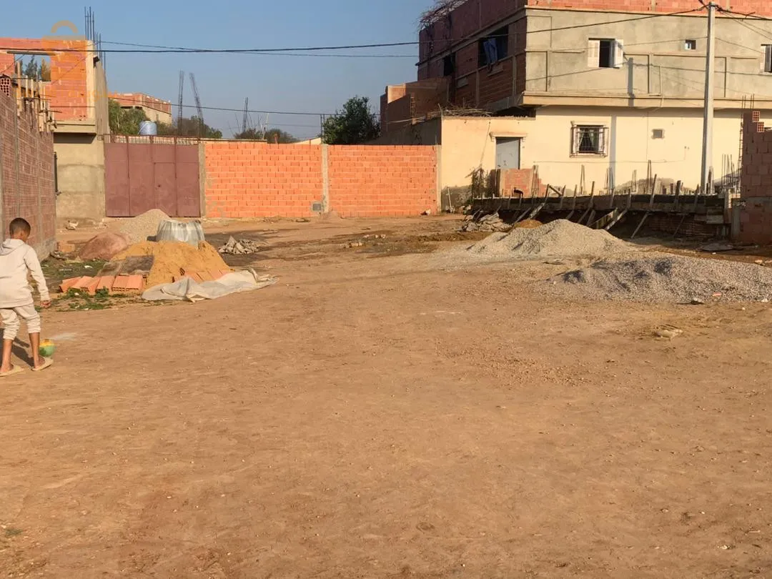 قطعة ارض صالحة للبناء