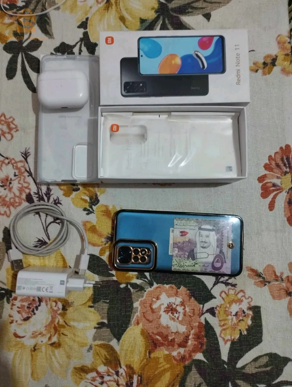 هاتف نضيف و ليس فيه اي عيب كلش مارش