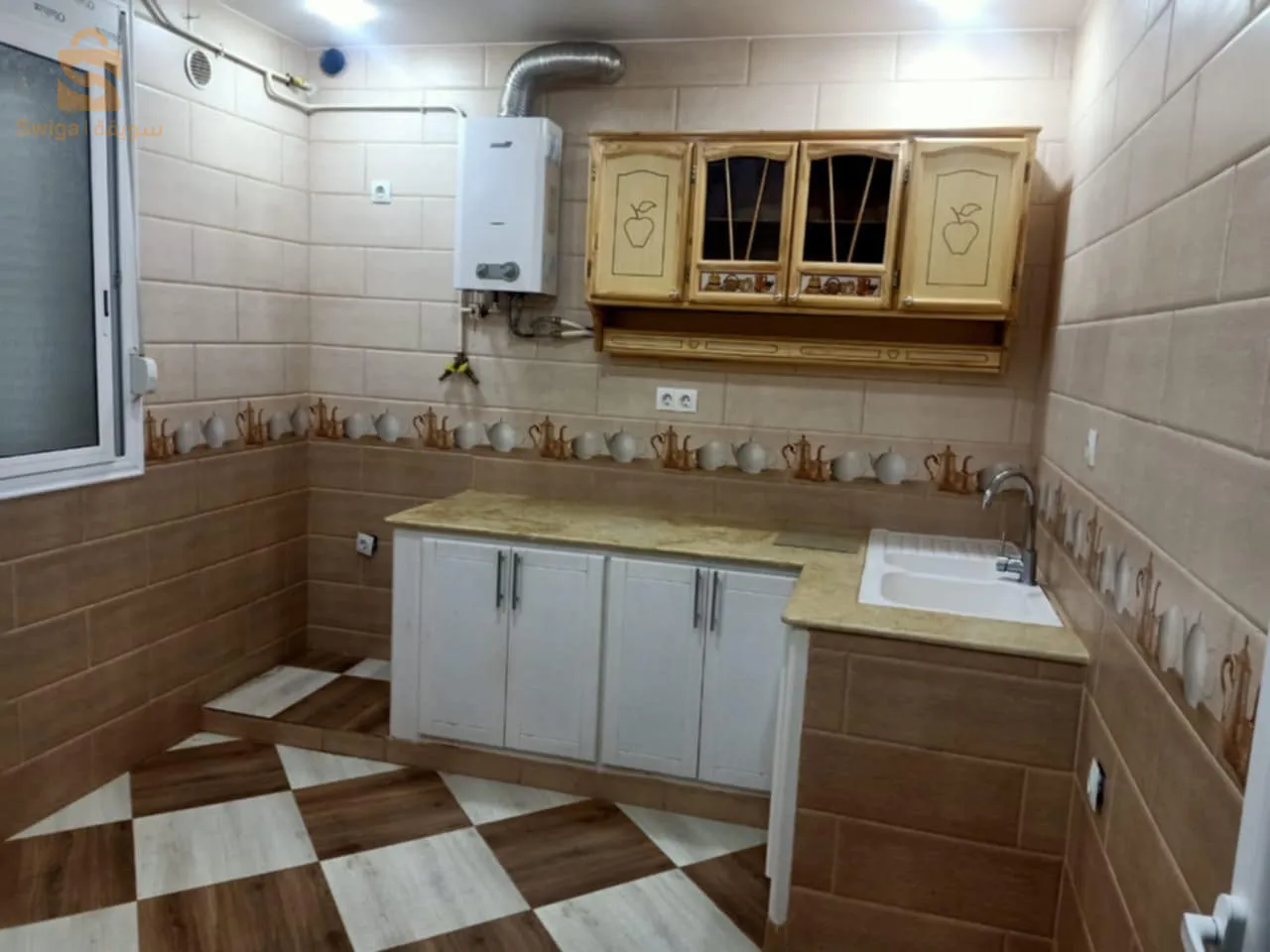 بيع فيلا 300 م حي السلام خرايسية تحتوي على 9 شقق ذات ابعة غرف 5 منها فيني 100%   4 فيني 60% الحي هادى ١٠